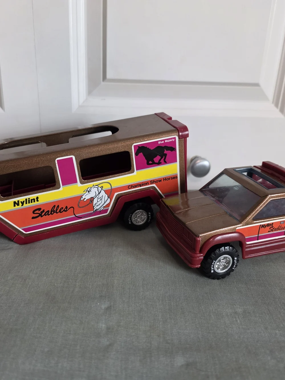 Kids vintage 90's nylint stables metal Horse truck and trailer Toy